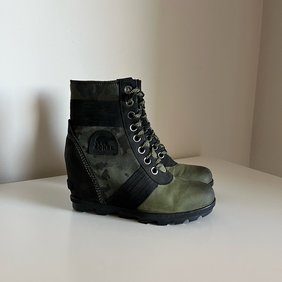RARE Sorel Lexie Wedge Boot Hiker Green - Picture 6 of 16